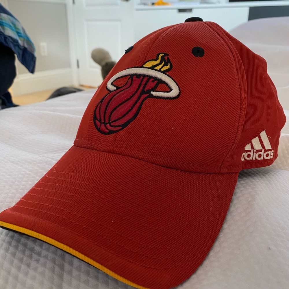 Adidas miami heat cap